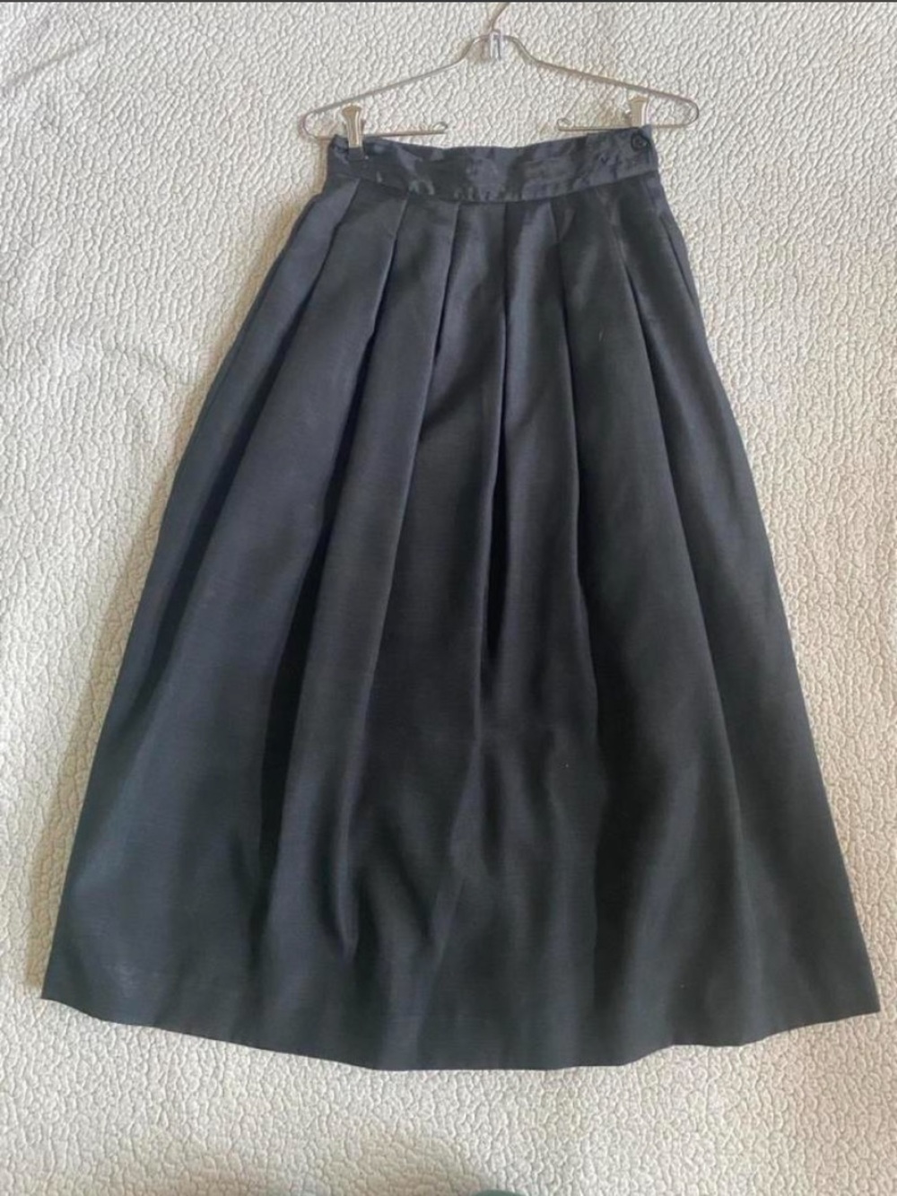 Vintage Black Pleated Maxi Skirt - Timeless Women's Style